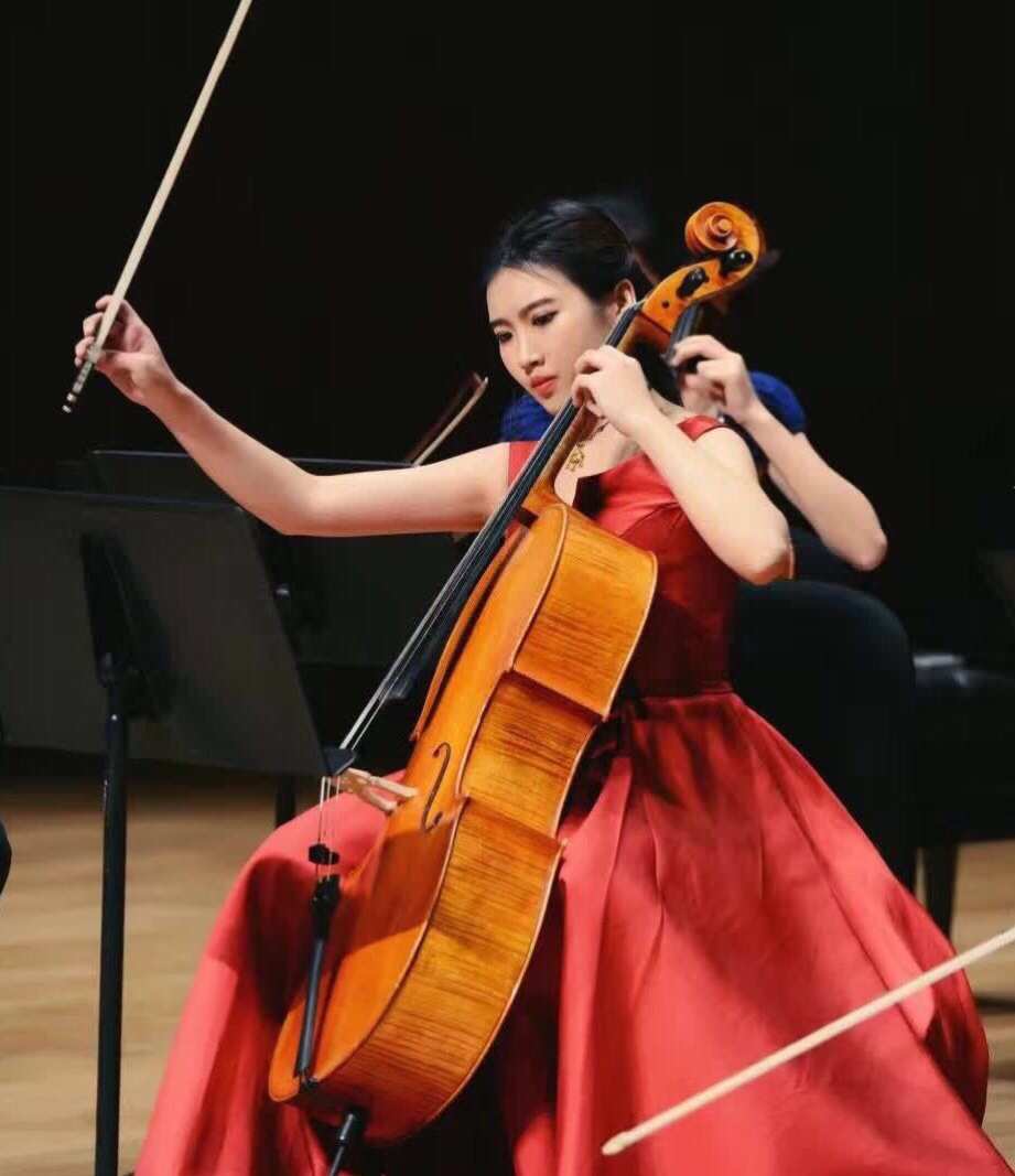 小提琴表演视频播放_小提琴演奏视频_演奏小提琴的视频