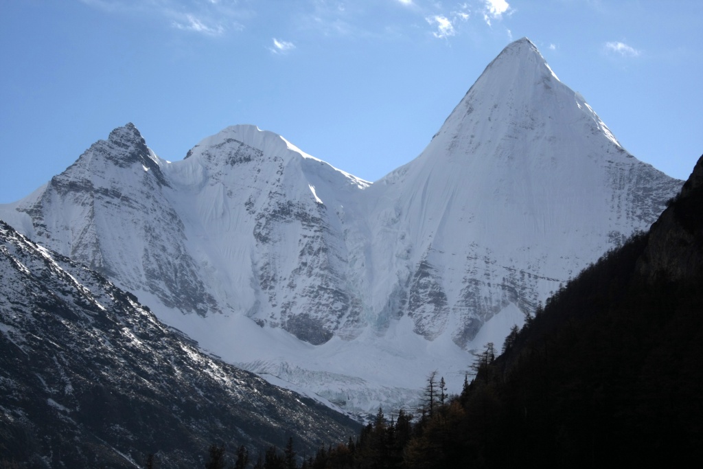 新雪山飞狐苗若兰