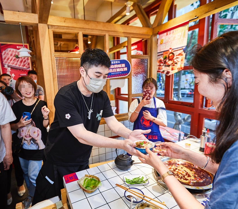 明星餐厅_餐厅明星烹饪手游下载_餐厅明星烹饪下载