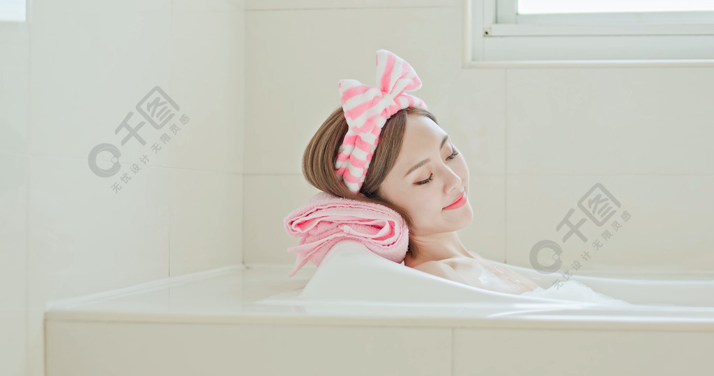 男人帮美女洗全身_美女洗_帮美女洗内衣