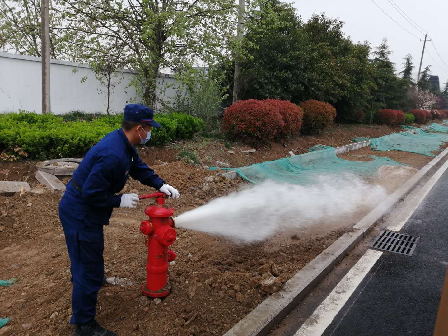 海上生存端游_手机怎么玩海上生存游戏_海上生存怎么玩