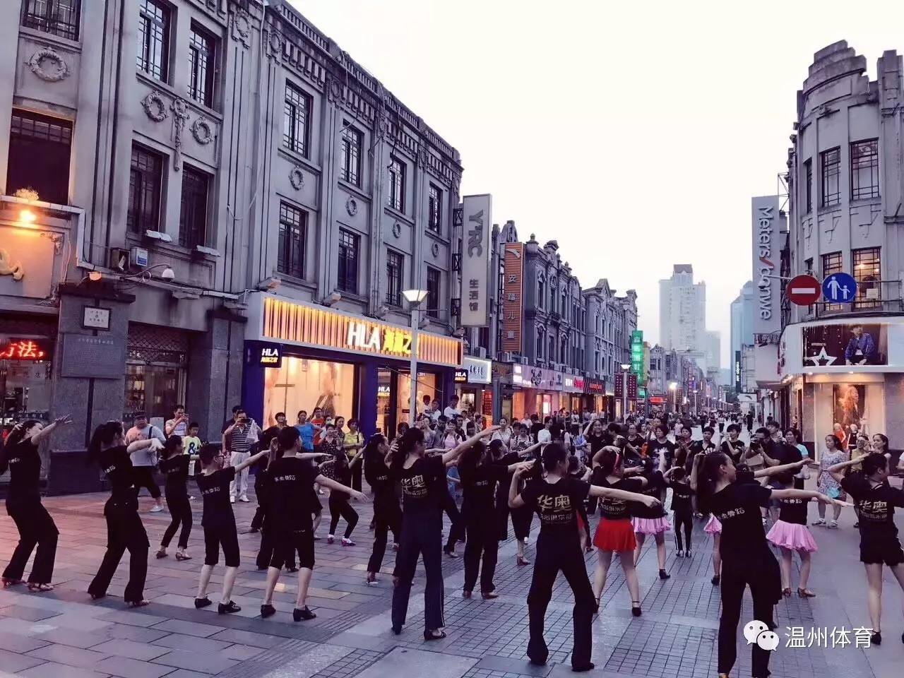 手机监控摄像_手机摄像头游戏活力街_婚礼外景摄像游戏