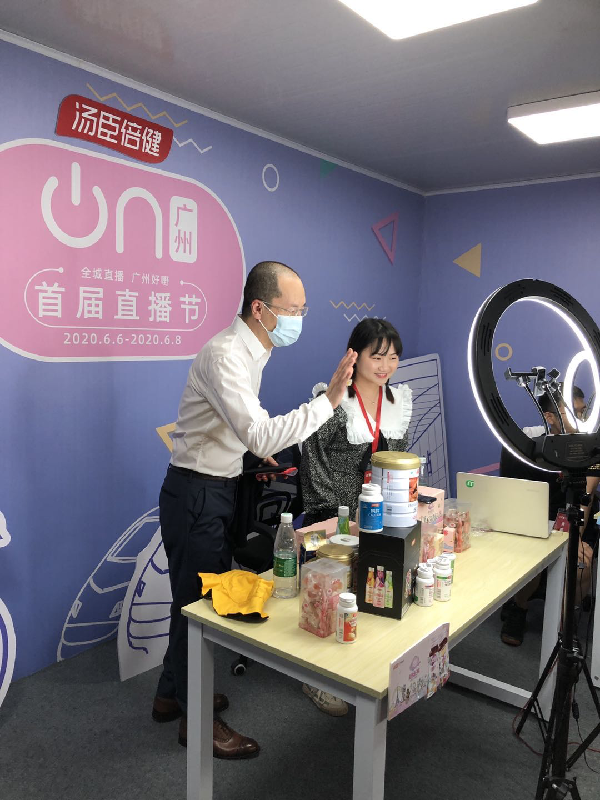 做手机游戏主播需要什么设备_手机小游戏主播怎么做起来_当主播游戏