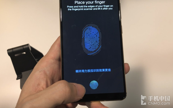 手机贴什么膜玩游戏好_手机贴膜游戏专用_手机贴膜玩游戏好还是不贴膜好