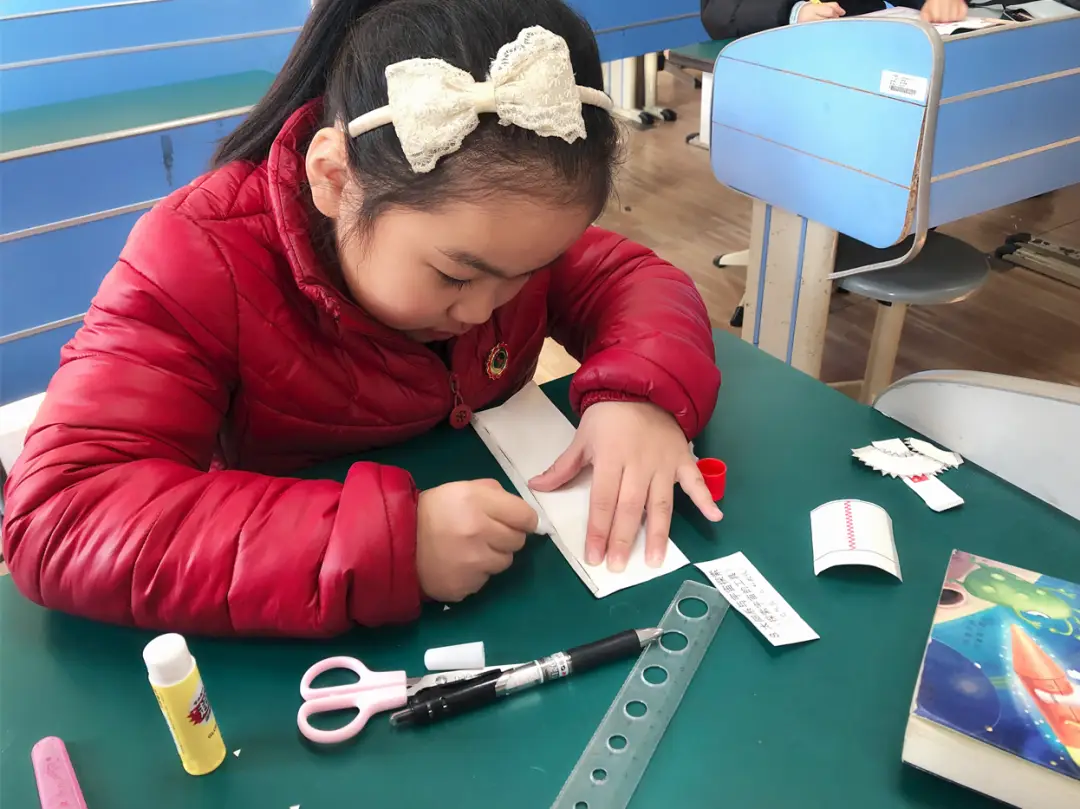 手机游戏小孩玩_小孩玩手机游戏有好处吗_小孩玩手机游戏的危害