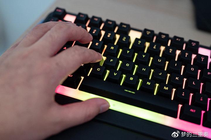 键盘玩皮套手机游戏好吗_键盘玩皮套手机游戏怎么设置_手机皮套键盘 玩游戏