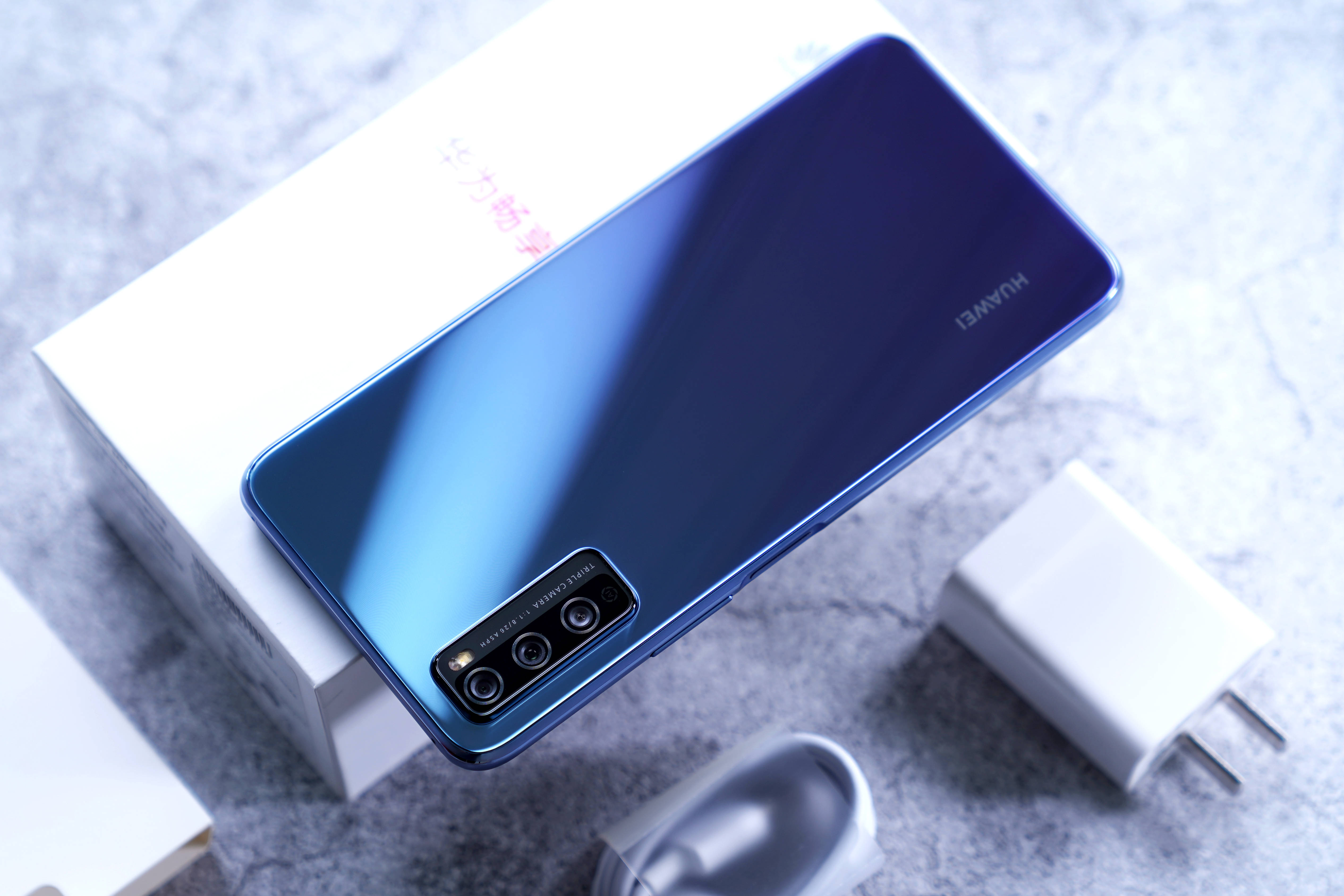 华为最新款5g手机_华为最新款手机5g折叠屏_华为最新款手机5g手机