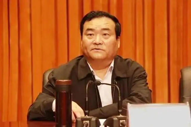 少年精灵王蓝霸鳄_lol鳄鱼鳄霸_鳄霸