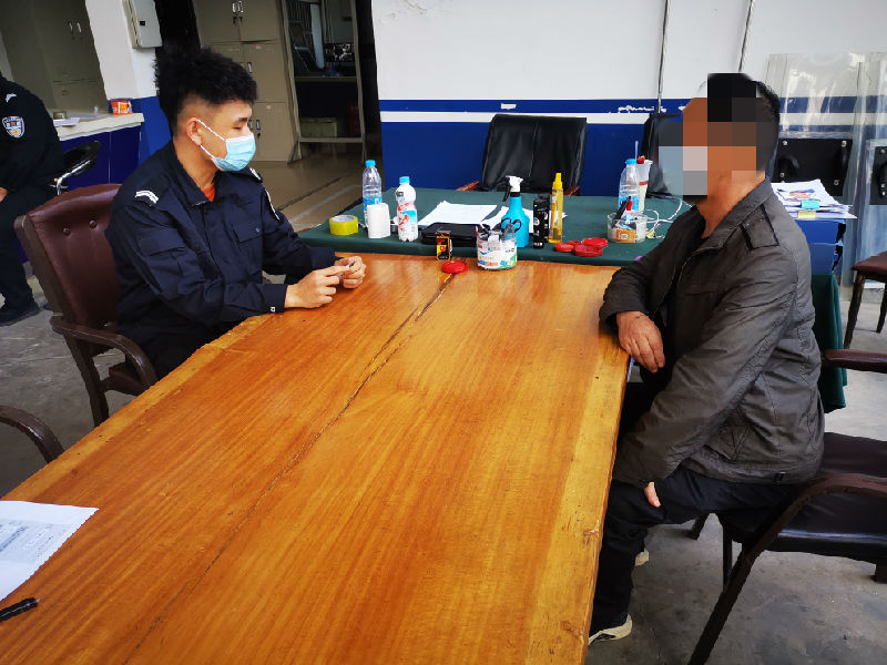 通过qq查身份证_qq身份证在哪看_身份证查看qq