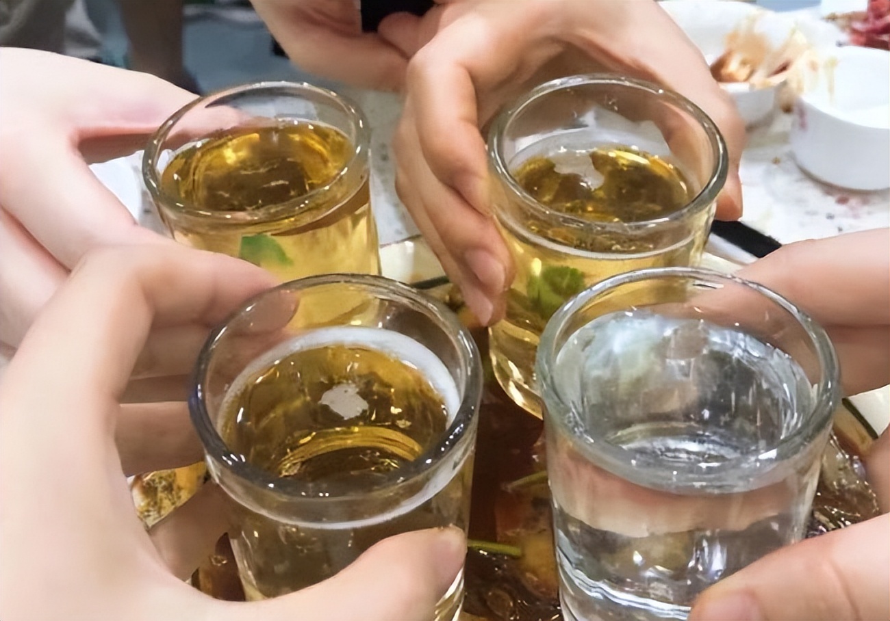 拼酒的软件_手机拼酒游戏_拼酒游戏2人