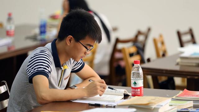 高中暑假什么时候放假2022_高中放暑假2020_放暑假时间2021高中