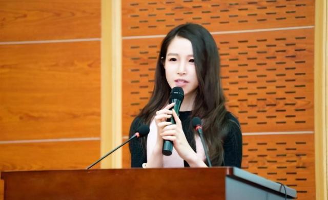 手机玩游戏突然变卡了怎么办_变卡玩突然手机游戏怎么回事_手机突然玩游戏变卡