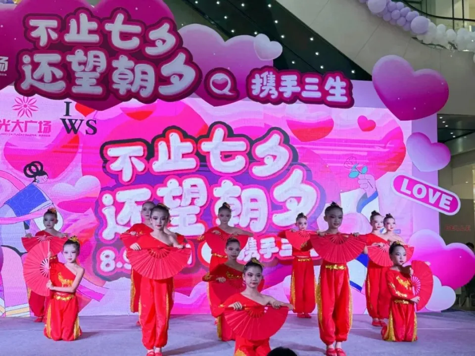 手机游戏推荐亲吻游戏_游戏亲吻推荐手机版_亲吻游戏试玩